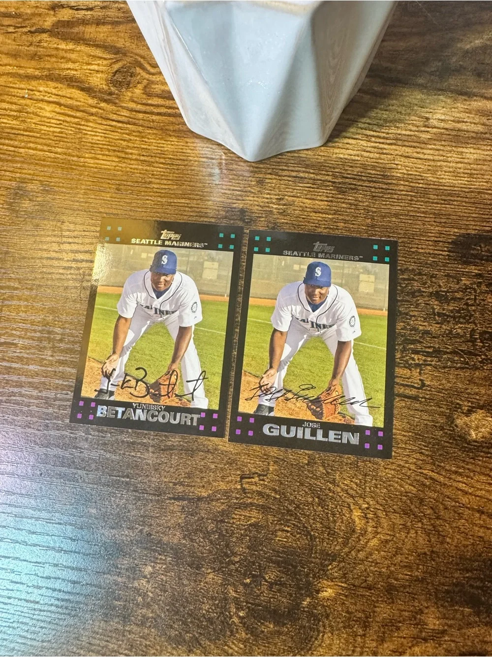 Lot of 2 2007 Topps Seattle Mariners baseball cards printing/nameplate error. - Picture 2 of 5